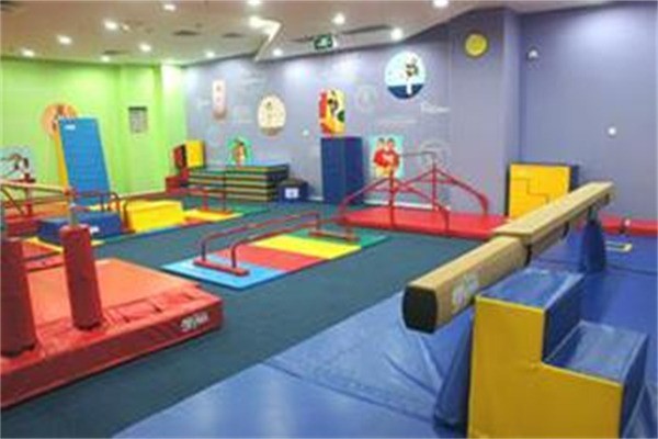 小小运动馆早教